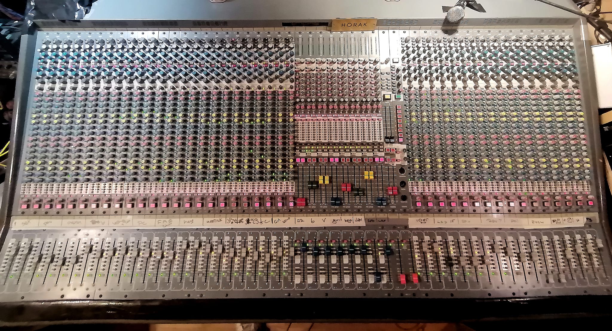 midas mischpult draufsicht