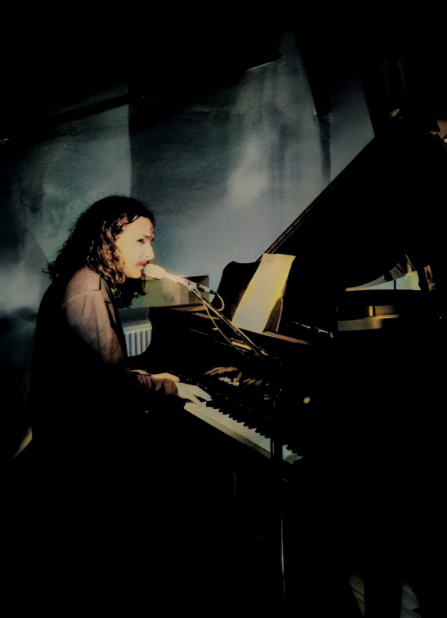 LEO BEI (Solo) im Roten Engel